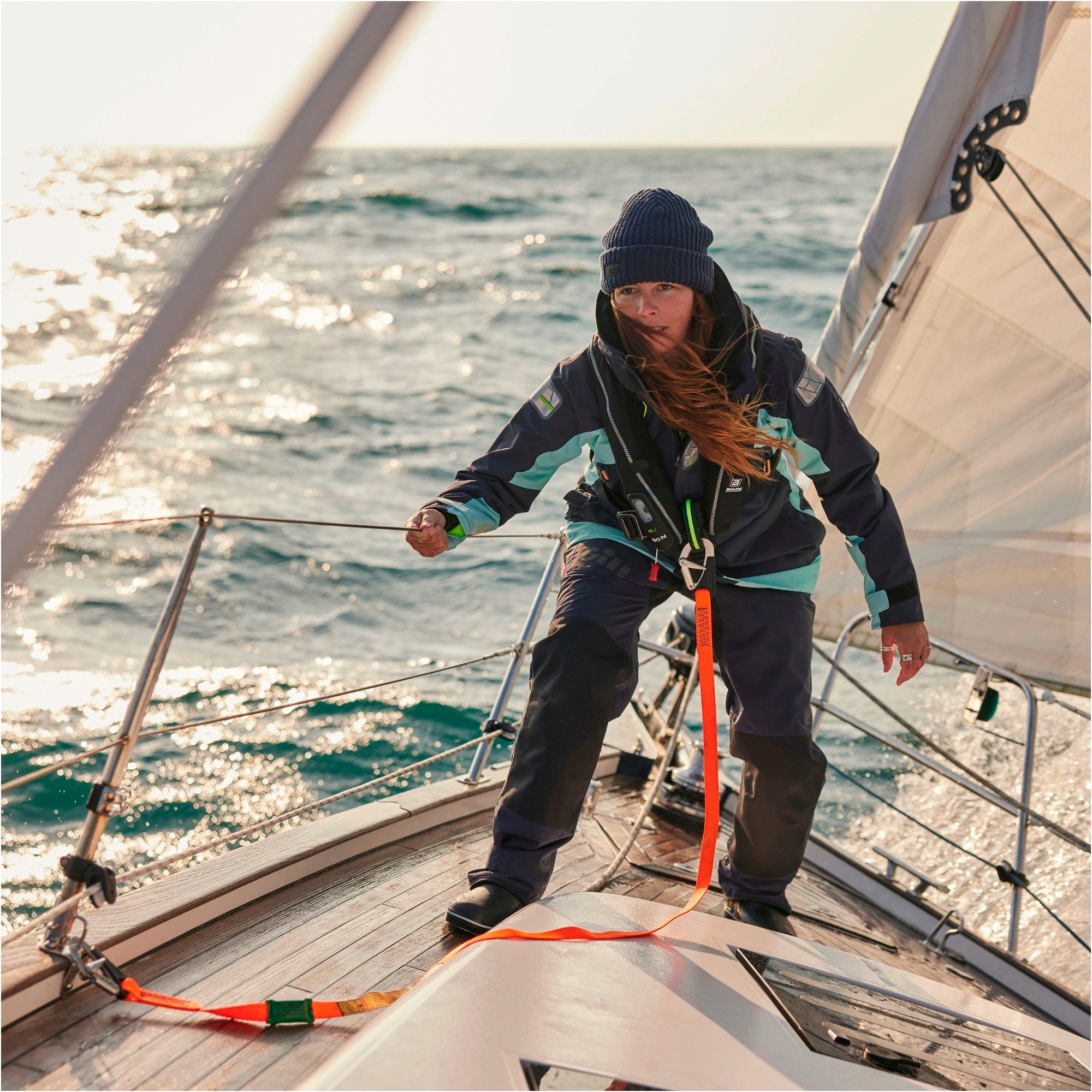 2026 Gill Frauen OS2 Offshore-Jacke Und Hose Segelanzug GWOOJATCSNEN  Eierschale / Navy